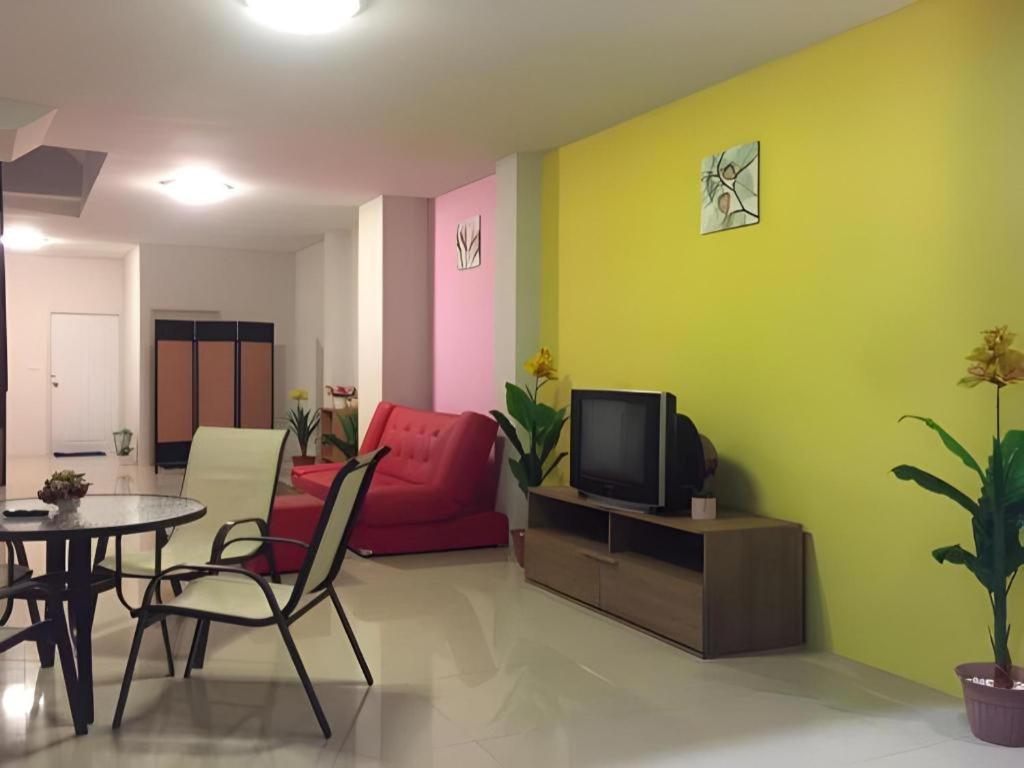 Tontalay Hotel Bangsaen Exteriör bild