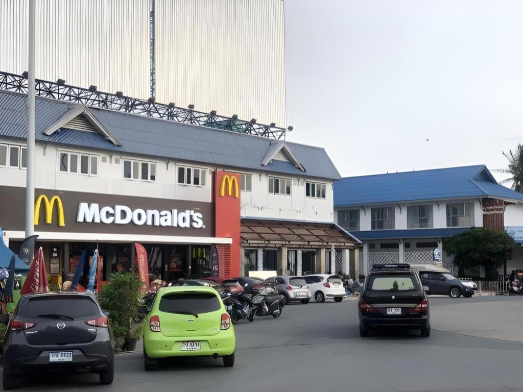 Tontalay Hotel Bangsaen Exteriör bild